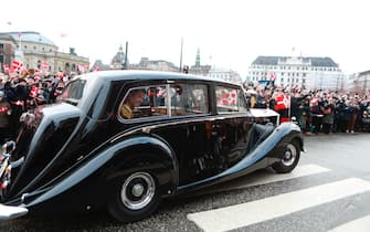 epa11076001 Danish Crown Prince Frederik drives in the offical car Krone 1 from Amalienborg Castle to Christiansborg Castle in Copenhagen, Denmark 14 January 2024. Denmark's Queen Margrethe II announced in her New Year's speech on 31 December 2023 that she would abdicate on 14 January 2024, the 52nd anniversary of her accession to the throne. Her eldest son, Crown Prince Frederik, is set to succeed his mother on the Danish throne as King Frederik X. His son, Prince Christian, will become the new Crown Prince of Denmark following his father's coronation.  EPA/Nicolai Lorenzen DENMARK OUT