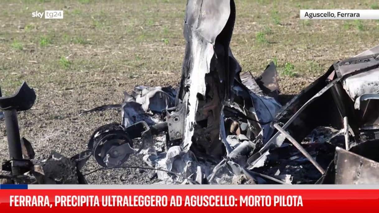 Ferrara, precipita ultraleggero ad Aguscello: morto pilota