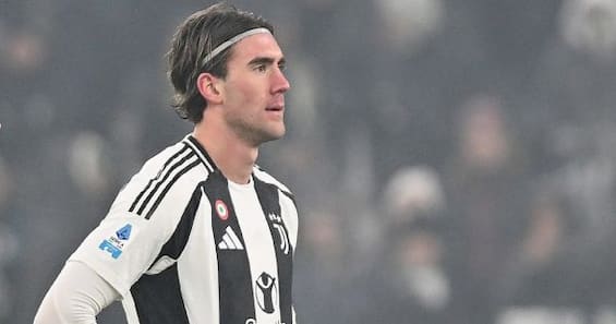 https://static.sky.it/editorialimages/f54f4146f00cc1639313902c00424719865887f3/skysport/it/calcio/calciomercato/2025/01/27/juventus-vlahovic-al-nassr-calciomercato-news/ansa_vlahovic_juventus_og.jpg?im=Resize,width=565