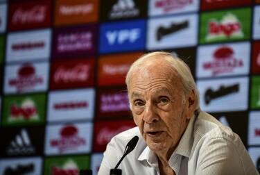 Argentine football coach Cesar Luis Menotti, director of national teams, speaks during a press conference in Buenos Aires, on January 25, 2019. The recently appointed director of national teams in the Argentine Football Association, Cesar Luis Menotti, said on Friday that the national team has to "play better" and "win people over again." (Photo by RONALDO SCHEMIDT / AFP) (Photo by RONALDO SCHEMIDT/AFP via Getty Images)