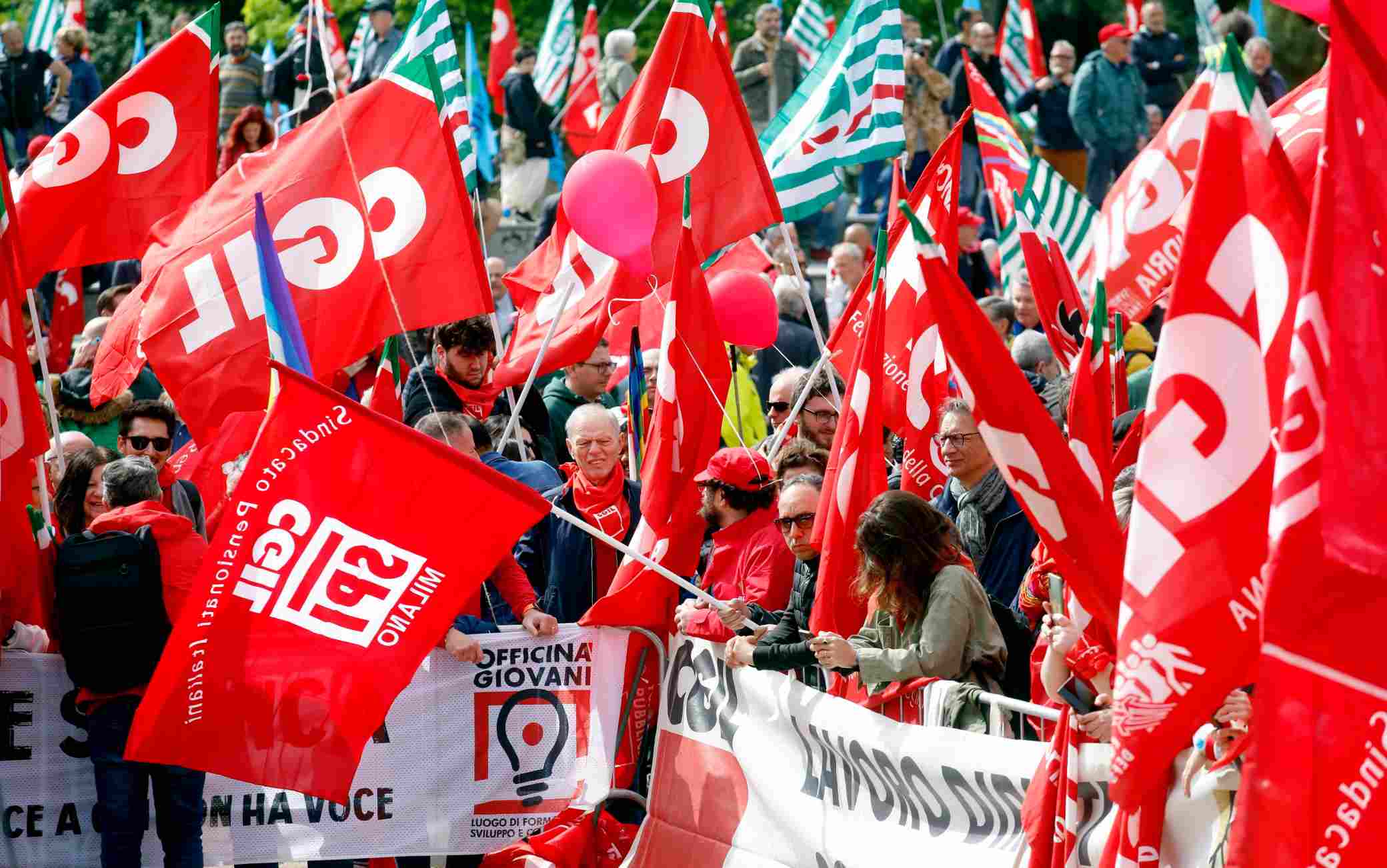 La manifestazione dei sindacati contro il Governo