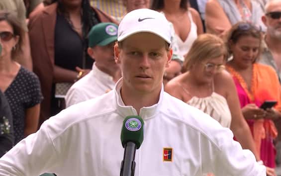 https://static.sky.it/editorialimages/f59117e6795f75d77112f177ef85772898c46568/skysport/it/tennis/video/2025/07/09/sinner-wimbledon-intervista-video/sinner_stamp_ok.jpg?im=Resize,width=565