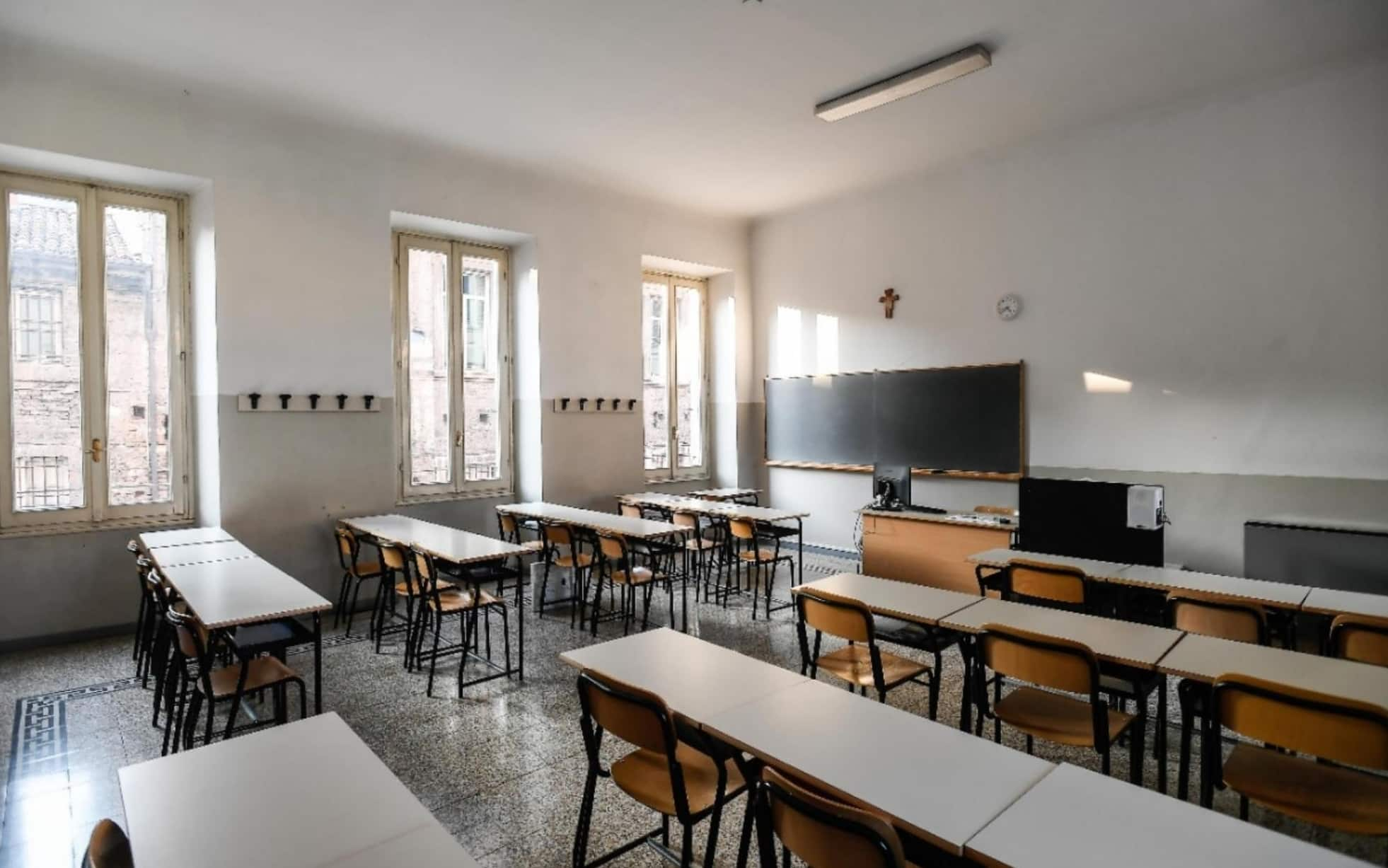 Cesena, maestra improvvisa lezione di educazione sessuale in scuola  primaria: licenziata | Sky TG24