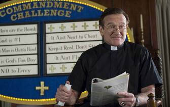 Robin Williams nel film Licenza di Matrimonio