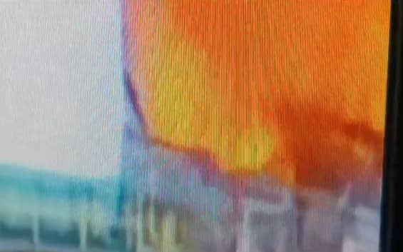 Calenzano, il momento dell'esplosione nel deposito Eni. VIDEO