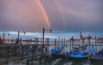 Un arcobaleno sulla laguna di Venezia