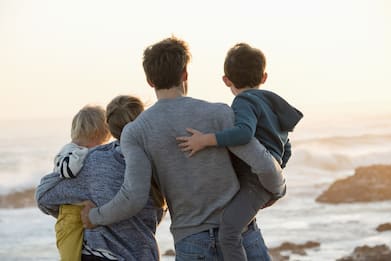 Figli maschi, la lezione dei genitori secondo il pedagogista Novara