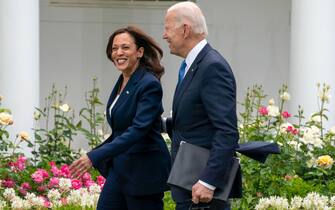 Joe Biden lancia una nuova iniziativa per assicurare che gli Stati Uniti siano alla guida dello sviluppo dell’intelligenza artificiale e in grado di gestirne i rischi