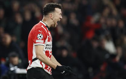 epa11908615 Ivan Perisic of PSV Eindhoven celebrates the 1-0 lead during the UEFA Champions League knockout phase play-offs 2nd leg soccer match between PSV Eindhoven and Juventus FC in Eindhoven, Netherlands, 19 February 2025.  EPA/KOEN VAN WEEL