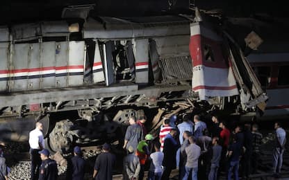 Scontro tra due treni passeggeri in Egitto, 3 morti e 50 feriti