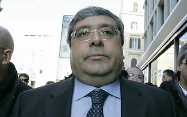 .L'ex governatore della Sicilia, Toto' Cuffaro, all'entrata del convegno UDC a Roma in una immagine di archivio   ANSA/PERI - PERCOSSI