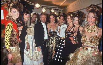 Gianni Versace, le passerelle e le sue muse