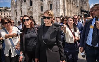 Francesca Pascale in occasione dei funerali di Silvio Berlusconi, Milano, 14 Giugno 2023.
Former fiancèe of Silvio Berlusconi Francesca Pascale arrives at Piazza Duomo for the funeral of Silvio Berlusconi, Milan, 14 June 2023. The state funeral of Silvio Berlusconi will take place in the Milan Cathedral. Silvio Berlusconi died at the age of 86 on 12 June 2023 at Milan's San Raffaele hospital. The Italian media tycoon and Forza Italia (FI) party founder, dubbed as 'Il Cavaliere' (The Knight), served as prime minister of Italy in four governments. The Italian government has declared 14 June 2023 a national day of mourning.
ANSA/MATTEO CORNER