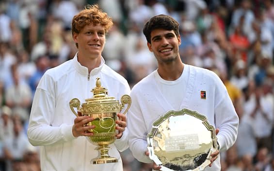 https://static.sky.it/editorialimages/f831a5e3906f61712630621e646d43db507c7798/skysport/it/tennis/video/2025/07/14/sinner-alcaraz-wimbledon-2025-highlights-video/sinner_alcaraz_ipa_8.jpg?im=Resize,width=565