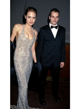 15-angelina-jolie-look-getty - 1