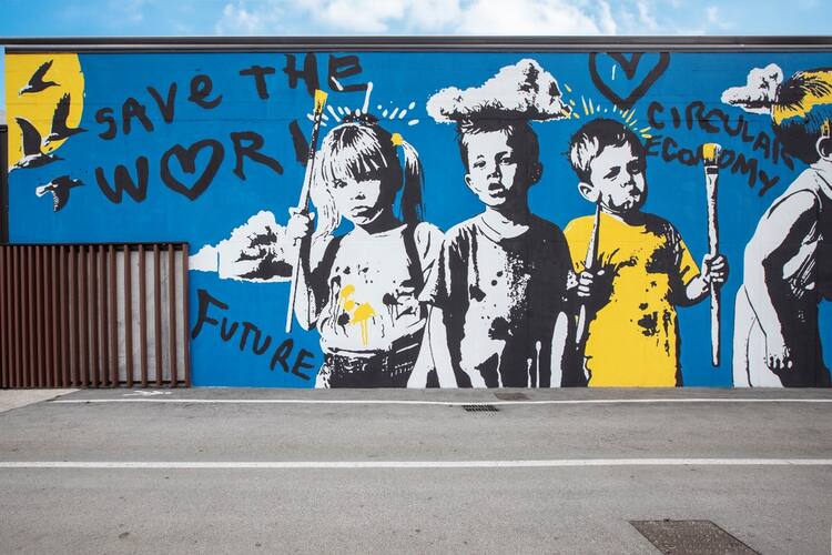 Il murale di Tvboy sull'impianto di produzione di biometano di Foligno