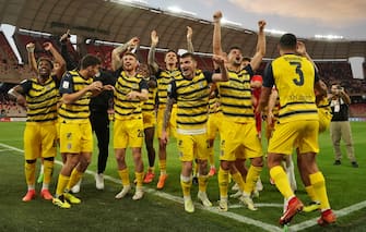 Players of Parma Calcio celebrates the victory  during  SSC Bari vs Parma Calcio, Italian soccer Serie B match in Bari, Italy, May 01 2024