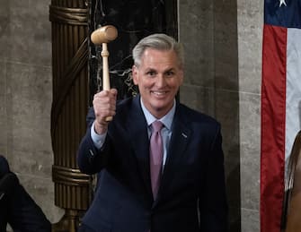 “Una cosa è chiara dopo questa settimana: io sono uno che non molla mai”: così Kevin McCarthy dopo l’agognata vittoria, arrivata alla quindicesima votazione