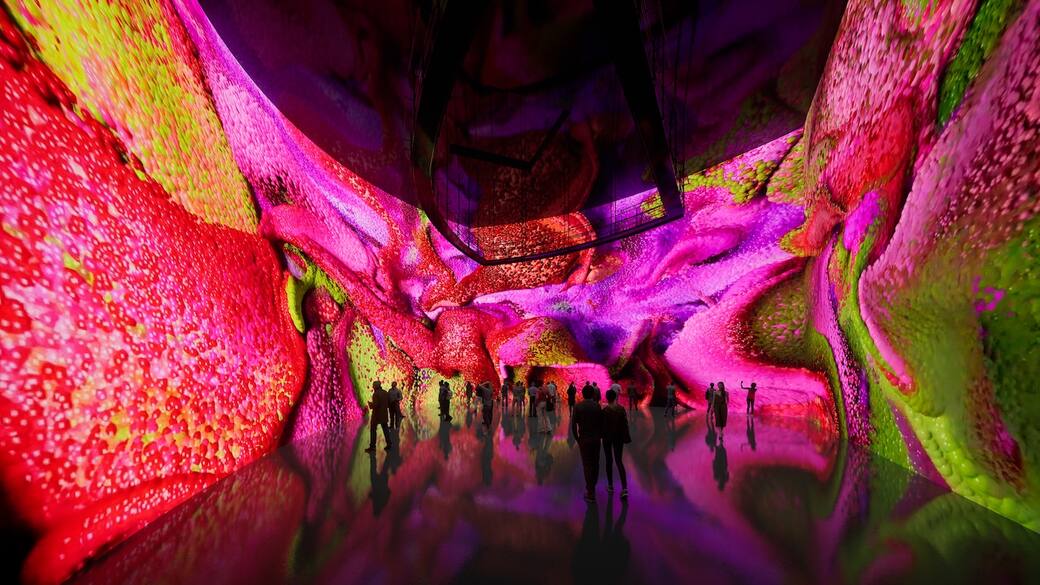 Refik Anadol Studio, Infografica per l’esposizione nel Museo Guggenheim Bilbao (Render for exhibition at Guggenheim Museum Bilbao), 2024 © Refik Anadol, Bilbao 2025