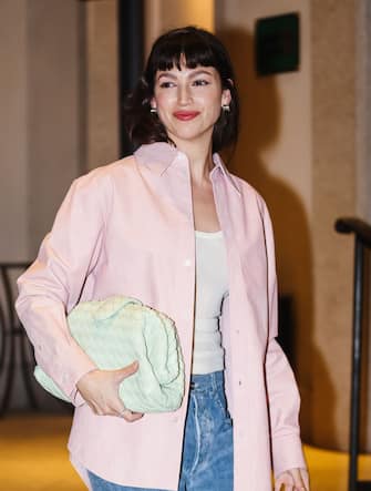 Úrsula Corberó Milano, Milano, Avvistamenti di celebrità durante la Milan Fashion Week: Womenswear Fall/Winter 2024-2025 - Moda Donna Autunno Inverno 2024-2025. Pictured: Úrsula Corberó leaves her hotel to go to the Bottega Veneta fashion show