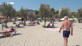 Cesenatico, spiaggia delle tamerici rifugio dal caldo