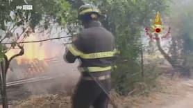Sardegna, forte vento alimenta incendi nel Sud della regione