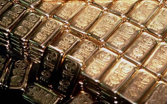 L'oro vola: prima le voci sui dazi, poi la smentita