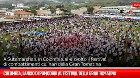 Colombia, pomodori in aria durante la festa Gran Tomatina