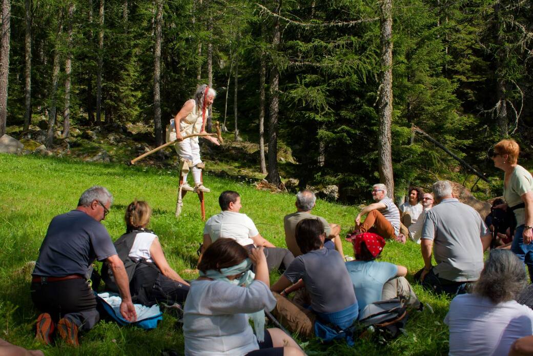 da una precedente edizione di Gran Paradiso dal Vivo. lo spettacolo Metamorfosi della ninfa Io di O Thiasos TeatroNatura® a Ceresole Reale. Photo © Focusgrafica