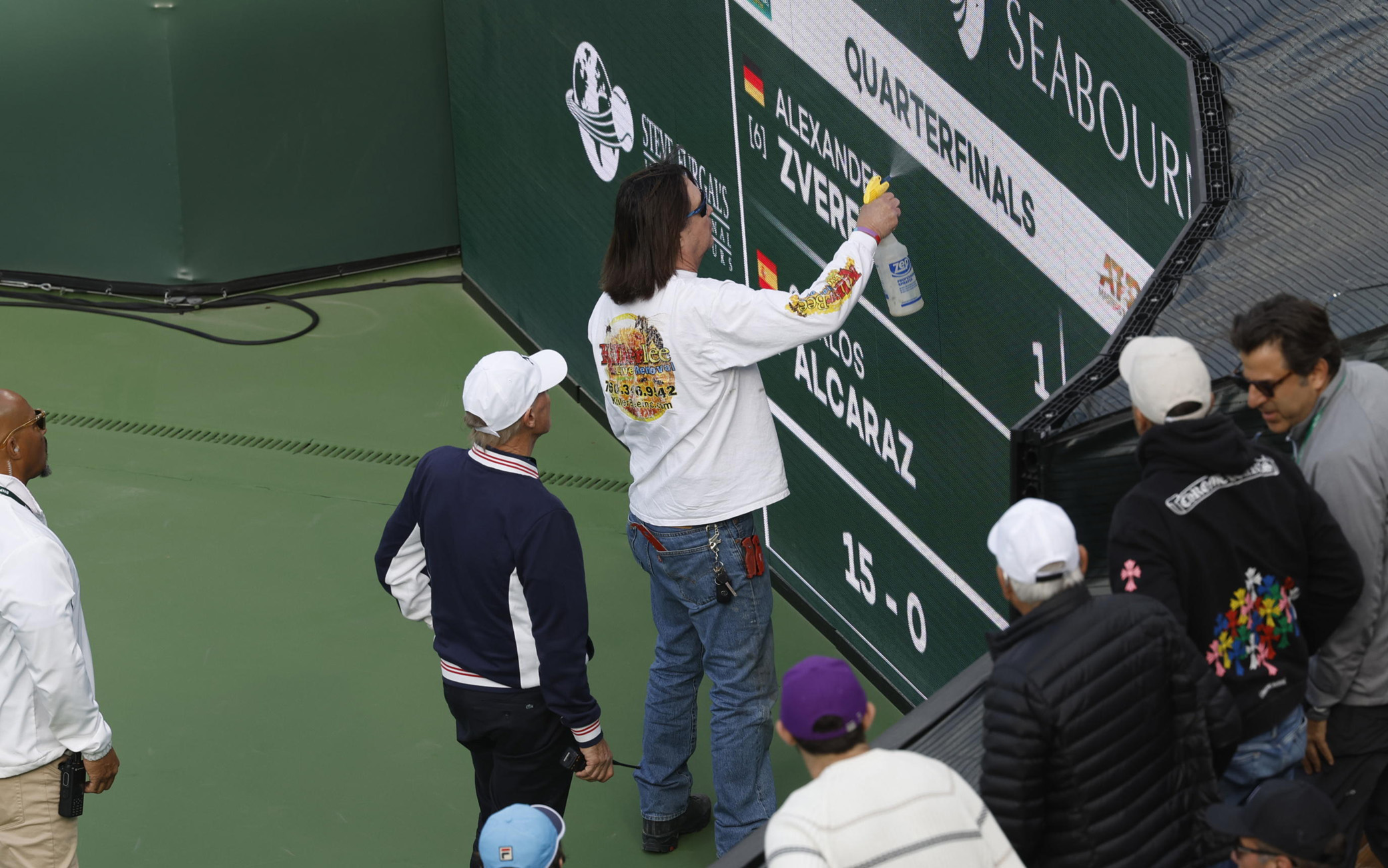 Indian Wells 2024, invasioni di api durante AlcarazZverev la