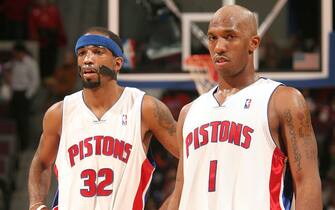 AUBURN HILLS, MI - FEBRUARY 6: Richard Hamilton #32 and Chauncey Billups #1 of the Detroit Pistons during a game versus  the Boston Celtics on February 6, 2007 at the Palace of Auburn Hills,  in Auburn Hills, Michigan. NOTE TO USER: User expressly acknowledges and agrees that, by downloading and/or using this Photograph, user is consenting to the terms and conditions of the Getty Images License Agreement. Mandatory Copyright Notice: Copyright 2007 NBAE (Photo by D. Lippitt/Einstein/NBAE via Getty Images)