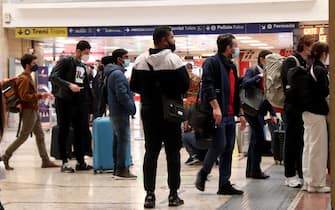 vacanze di pasqua - stazione centrale - controlli e passeggeri in partenza con autocertificazioni