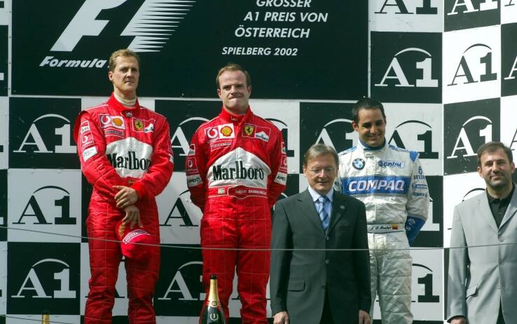 Schumacher cede il gradino più alto del podio a Barichello (Foto: Getty)