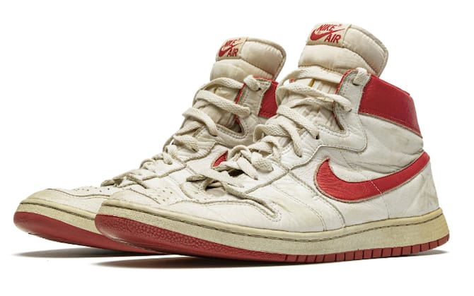 NBA le scarpe indossate da Jordan a Trieste all asta valgono 850mila dollari Sky Sport