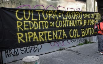Una manifestazione dei lavoratori dello spettacolo durante l'emergenza Covid