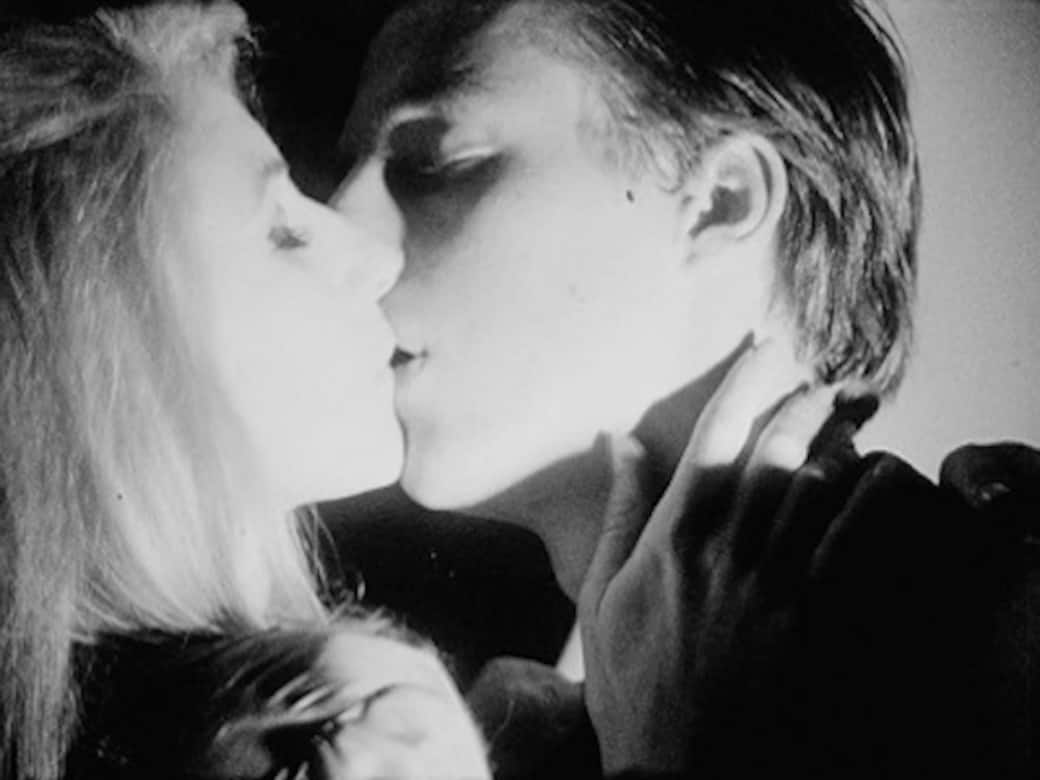Andy_Warhol_Kiss_1963-64_©_The_Andy_Warhol_Museum_Pittsburgh_PA_a_museum_of_Carnegie_Institute._All_rights_reserved._Film_still_courtesy_The_Andy_Warhol_Museum.jpg