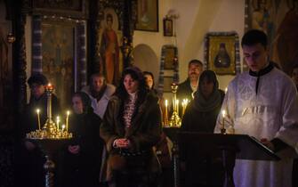 La messa della vigilia di Natale a Kiev, in Ucraina, nel monastero di San Michele