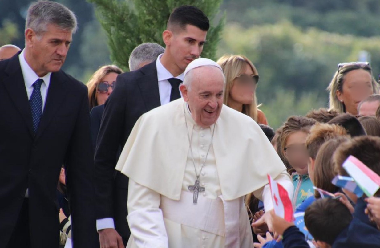 Papa Francesco pubblica Spera, la sua autobiografia: uscirà a gennaio