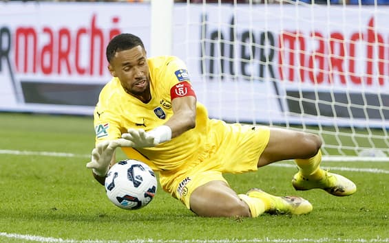 https://static.sky.it/editorialimages/fb71bf375419bf4f54c5a271d85cf54d4e72801c/skysport/it/calcio/calciomercato/video/2025/06/30/torino-diouf-calciomercato-news/diouf_reims_getty.jpg?im=Resize,width=565
