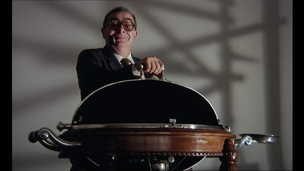 5._(c)_MK2_-_Chabrol_-_Poulet_au_vinaigre.jpg