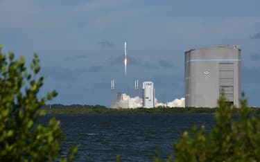 CAPE CANAVERAL, FLORIDA, UNITED STATES - OCTOBER 6: A United Launch Alliance Atlas V rocket carrying the first two demonstration satellites for Amazon's Project Kuiper broadband internet constellation lifts off from pad 41 at Cape Canaveral Space Force Station in Cape Canaveral, Florida, United States on October 6, 2023. (Photo by Paul Hennesy/Anadolu Agency via Getty Images)