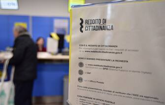 Basic income. Documentation at the post office in via Carlo Freguglia