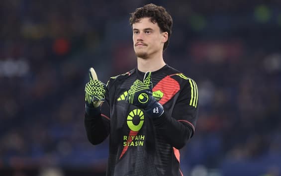 https://static.sky.it/editorialimages/fcf2c81497eaea6cfc230211d201e6eb1c047bf2/skysport/it/calcio/calciomercato/video/2025/05/08/svilar-roma-rinnovo-friedkin-news/svilar_roma_ipa_1.jpg?im=Resize,width=565
