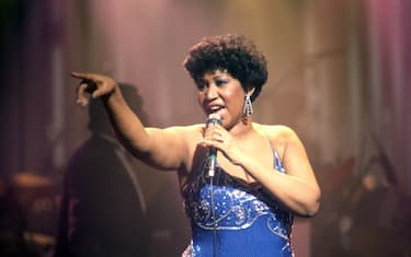 DETROIT, MI - 1987: American singer, songwriter, pianist, and civil rights activist Aretha Franklin (1942-2018) performs in Detroit, MI, 1987. (Photo by Ross Marino/Getty Images)