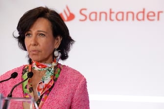 epa09722820 Ana Botin, President and CEO of Spanish bank Santander, attends the presentation of the bank's results in Boadilla del Monte, Madrid, Spain, 02 February 2022. Santander bank has announced a 9,16 billion US dollar net profit in 2021 against the 9,88 billion US dollar losses in 2020.  EPA/ZIPI