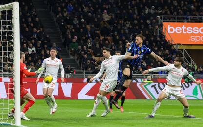 FC Inter's forward Marko Arnautovic scores goal during the Italian Serie A soccer match between FC Inter and Fiorentina at Giuseppe Meazza Stadium in Milan, Italy, 10 February 2025. ANSA / ROBERTO BREGANI