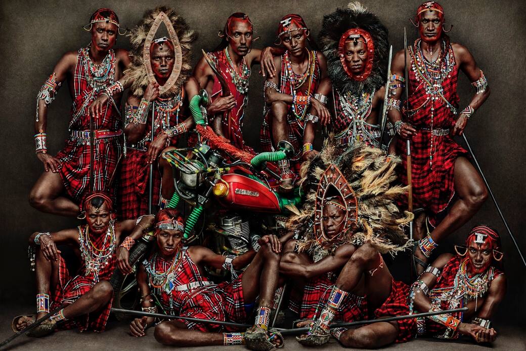 Mario_Testino_Kenya_2023_Fotografia_120x180_cm_(c)_Mario_Testino.jpg