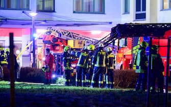 05 January 2024, Lower Saxony, Uelzen: Volunteer firefighters work on the fire at the hospital. The fire broke out on the third floor of the hospital late on Thursday evening. One person died and 22 others were injured, six of them seriously. Photo: Philipp Schulze/dpa (Photo by Philipp Schulze/picture alliance via Getty Images)