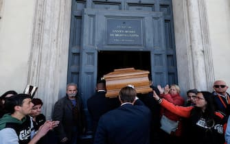 Un momento alla Chiesa degli Artisti durante i funerali di Antonello Fassari, Roma, 8 Aprile 2025. ANSA/GIUSEPPE LAMI