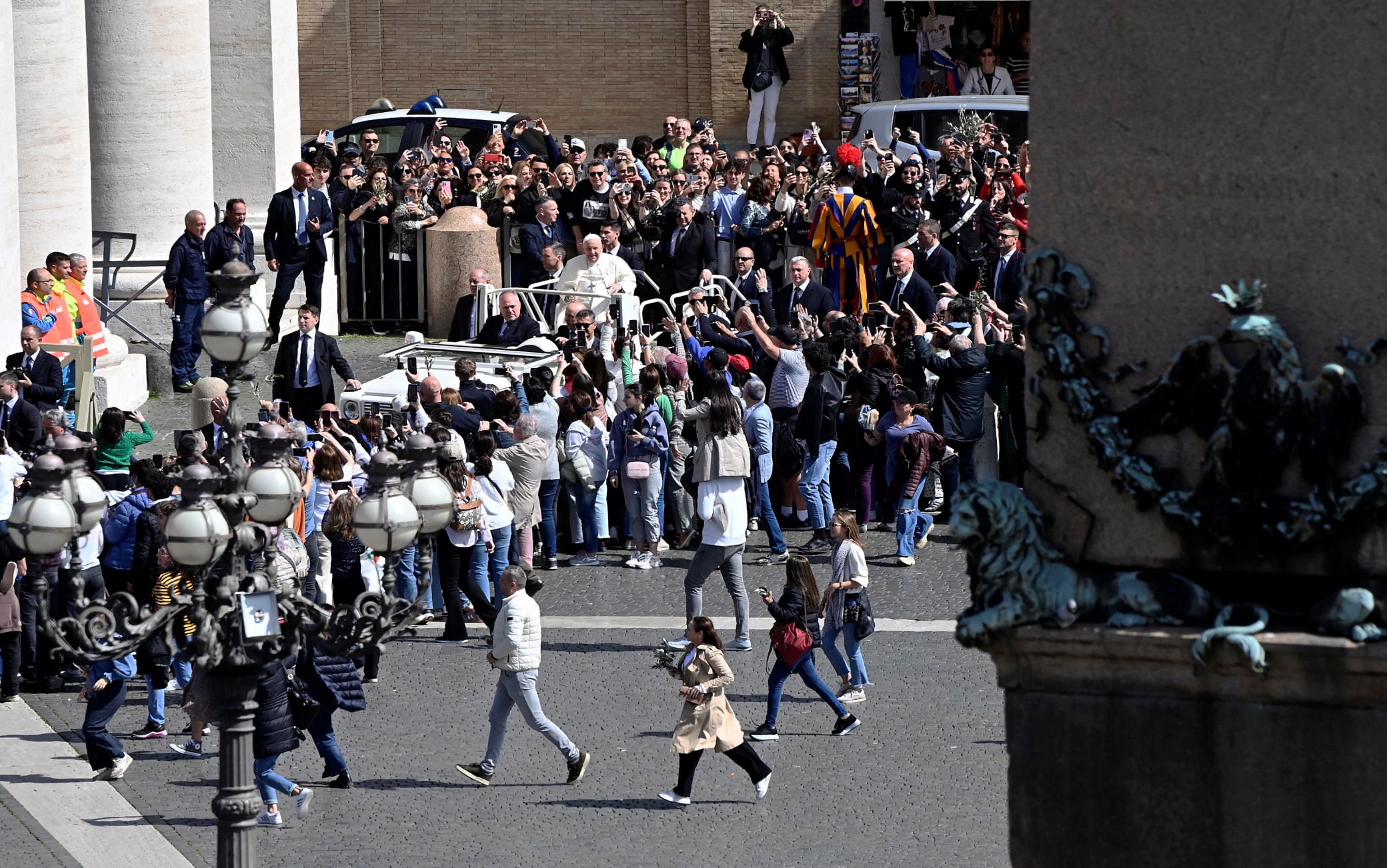 Papa Francesco, condizioni di salute tornano a preoccupare: come sta